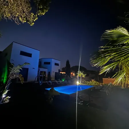 Entre St Raphael, St Tropez A 200m Des Calanques Villa *